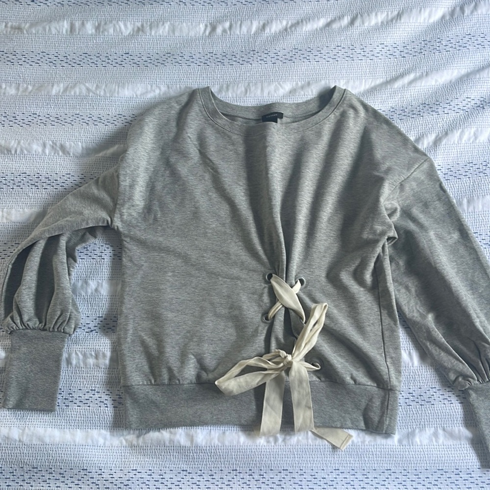 ANTHROPOLOGIE gray halogen sweatshirt!